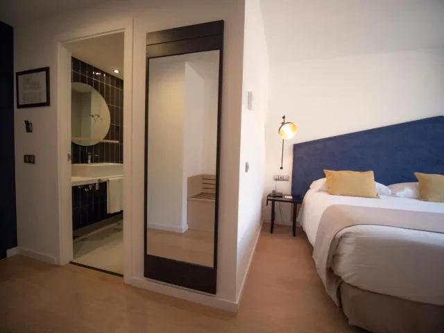  Hotel Roc Meler - picture  : Bed,Bathroom,Other,Property 