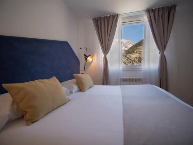  Hotel Roc Meler - picture  : Bed,Bed,Room 