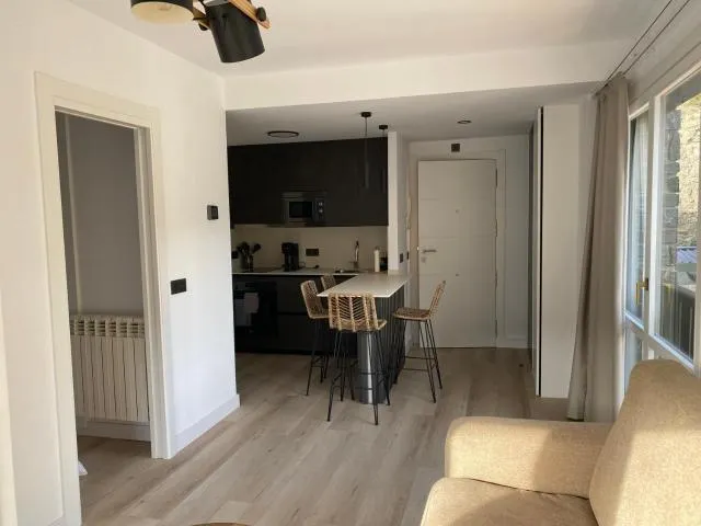  TARTER 25 - picture  : Dining area 