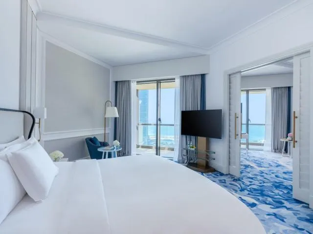  Sofitel Dubai Jumeirah Beach - picture  : TV/entertainment centre,Bed,View (from property/room),Bedroom,Sea view,Property,Room 