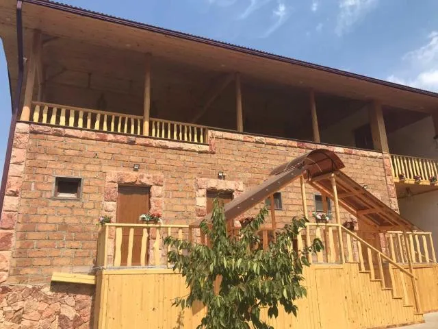  NUR TOON - cover picture 