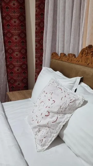  Deghceni club - picture  : Bed 