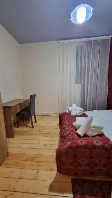  Deghceni club - picture  : Bed 