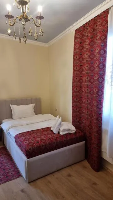  Deghceni club - picture  : Bed 