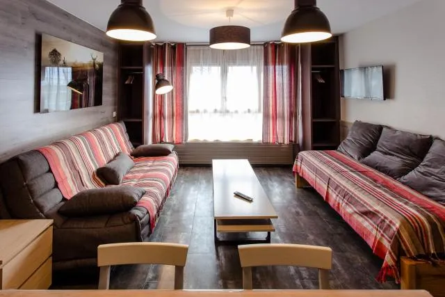  Maia Pedrous - picture  : Seating area,Living room,Property 