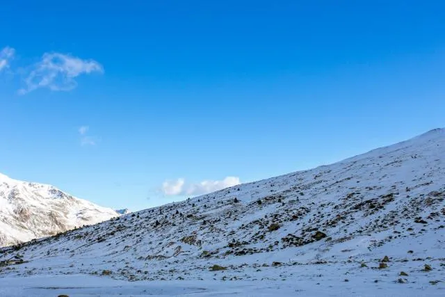  Tetras Pedrous - picture  : Shower,Natural landscape,Property 