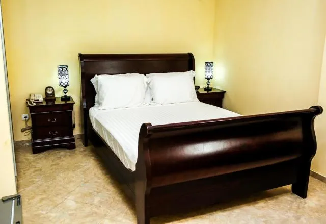  Brisotel - Beira Mar - photo  : Immeuble immobilier,Restaurant/endroits où manger,Lit,Piscine,Petit-déjeuner,Propriété 