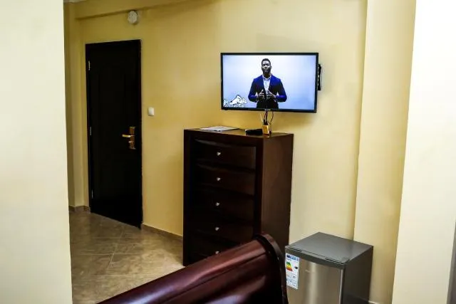  Brisotel - Beira Mar - photo  : Immeuble immobilier,Restaurant/endroits où manger,Centre de télévision/divertissement,Télévision et multimédia,Balcon/Terrasse,Piscine,Petit-déjeuner,casier,Propriété 