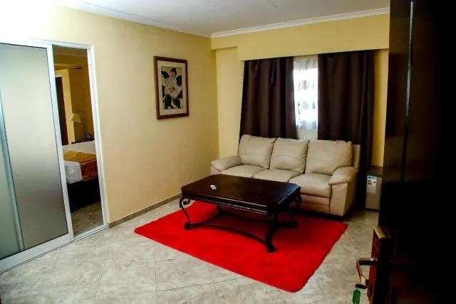  Brisotel - Beira Mar - photo  : Immeuble immobilier,Restaurant/endroits où manger,Zone assise,Piscine,Petit-déjeuner,Propriété 