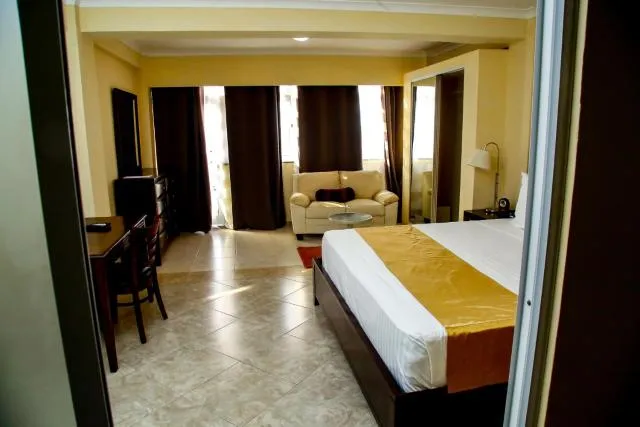  Brisotel - Beira Mar - photo  : Immeuble immobilier,Restaurant/endroits où manger,Lit,Piscine,Petit-déjeuner,Propriété 