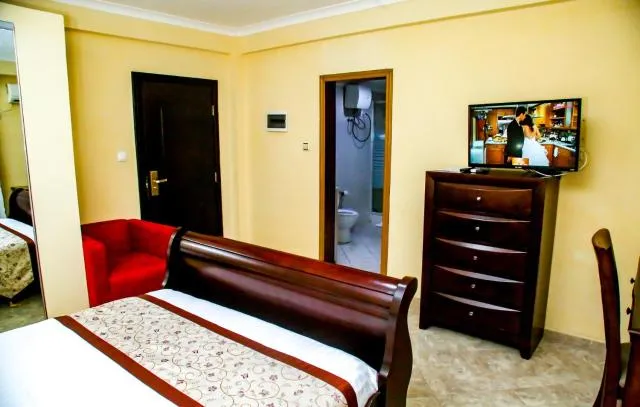  Brisotel - Beira Mar - photo  : Immeuble immobilier,Restaurant/endroits où manger,Zone assise,Centre de télévision/divertissement,Piscine,Petit-déjeuner,Propriété 