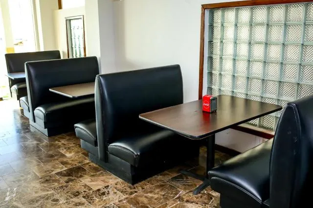  Brisotel - Beira Mar - photo  : Immeuble immobilier,Restaurant/endroits où manger,Zone assise,Piscine,Petit-déjeuner,Propriété 