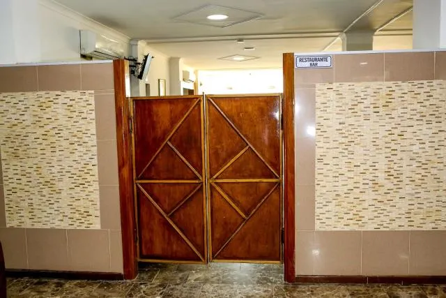  Brisotel - Beira Mar - photo  : Immeuble immobilier,Point de repère à proximité,Restaurant/endroits où manger,Piscine,Petit-déjeuner,Propriété 