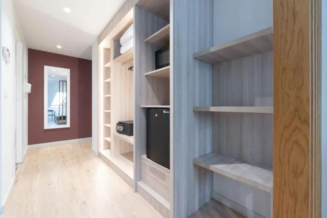  Hotel & Aparthotel Cosmos - picture  : TV/entertainment centre,wardrobe,Property 