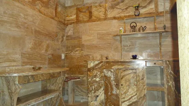  Spandaryan House - picture  : Bathroom,Communal kitchen,Property 