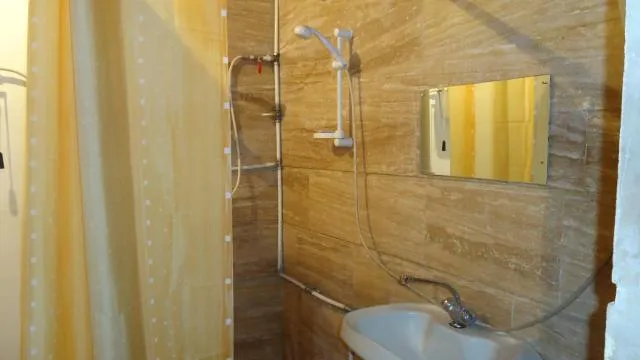  Spandaryan House - picture  : Shower,Bathroom,Bathroom,Property 
