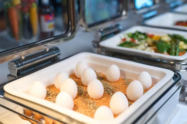  Hotel Holiday International - picture  : Food,Property 