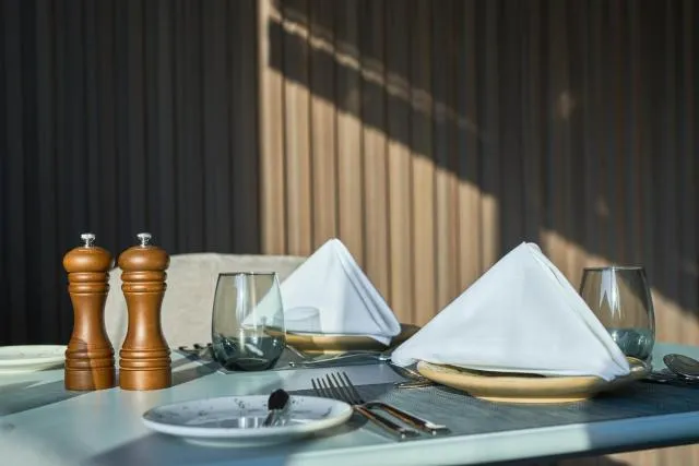  Hotel Holiday International - picture  : Toilet,Food and drinks,Property 