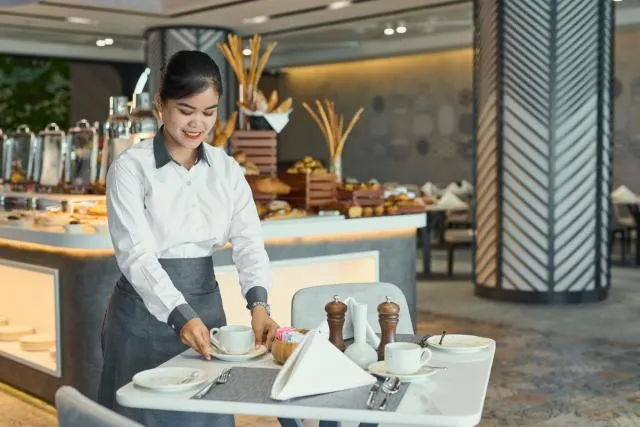  Hotel Holiday International - picture  : Toilet,Kitchen/kitchenette,Property 