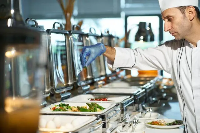  Hotel Holiday International - picture  : Restaurant/places to eat,Property 