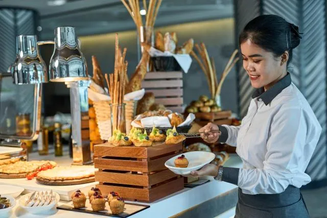  Hotel Holiday International - picture  : Food and drinks,Property 