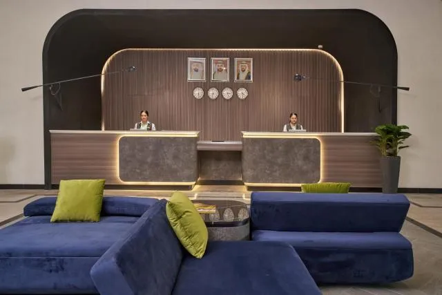  Hotel Holiday International - picture  : Lobby or reception,Property 