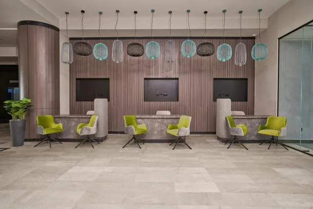  Hotel Holiday International - picture  : Business facilities,Property 