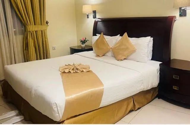  Crown Palace Hotel - picture  : Bed 