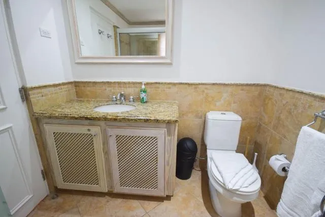  Two-Bedroom Apartment - picture  : Bathroom 