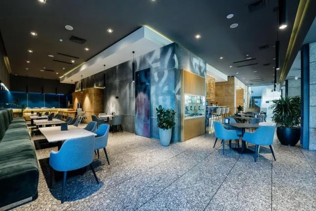  Messier 53 Hotel Yerevan - picture  : Toilet,Patio,Restaurant/places to eat,Property 