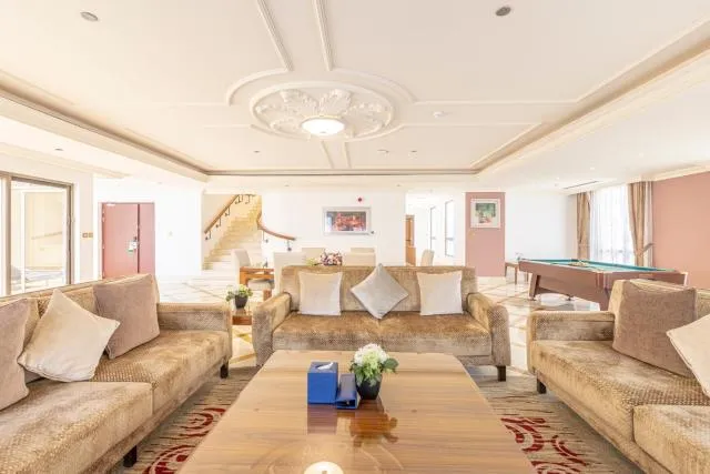  Roda Amwaj Suites Jumeirah Beach Residence - picture  : Seating area,Living room,Property 