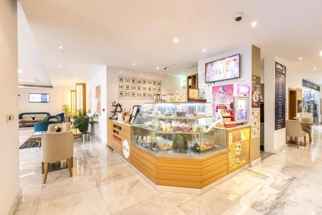  Roda Amwaj Suites Jumeirah Beach Residence - picture  : Lounge or bar,Property 