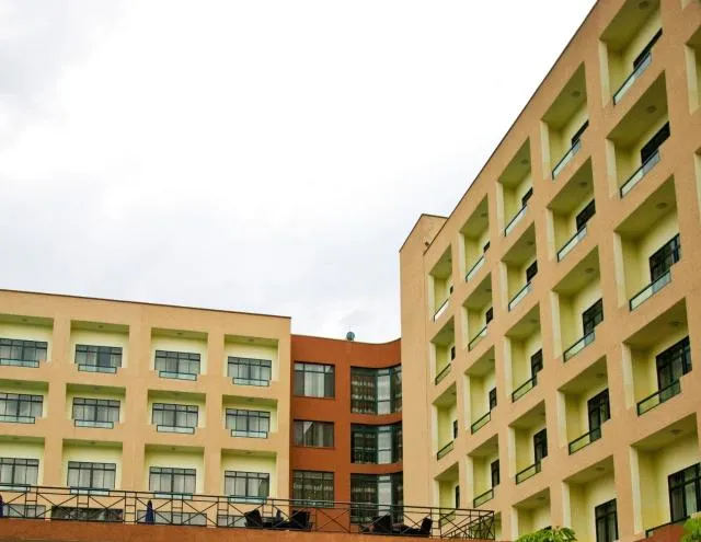  Gorillas Golf Hotel - photo  : Immeuble immobilier,Vue du jardin,Propriété 