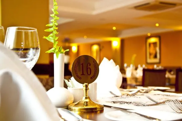  Gorillas Golf Hotel - photo  : Nourriture et boissons,Propriété 