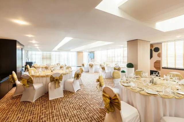  Holiday Inn Dubai Al Barsha, an IHG Hotel - picture  : Property building,Banquet/Function facilities,Property 