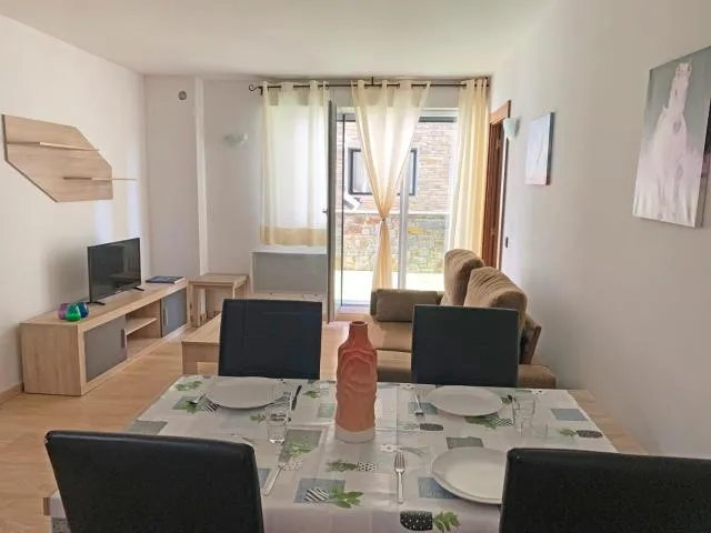  Apartamentos Araco 3000 - picture  : Dining area,TV and multimedia,Living room,Dining area,Property 