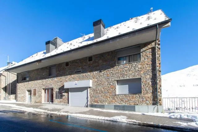  Apartamentos Araco 3000 - picture  : Shower,Property building,Property building,Property 