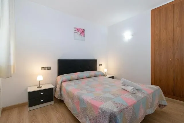  Apartamentos Araco 3000 - picture  : Bed,Bed,Bedroom,Property,Room 