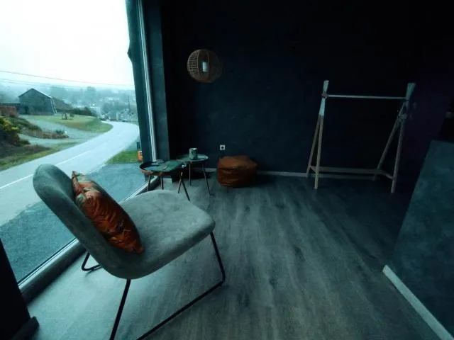  La course du soleil - picture  : Seating area,Property 