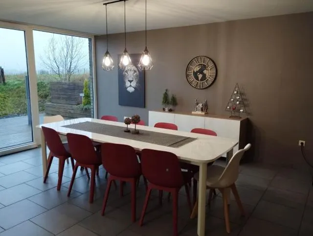  La course du soleil - picture  : Dining area,Dining area,Property 