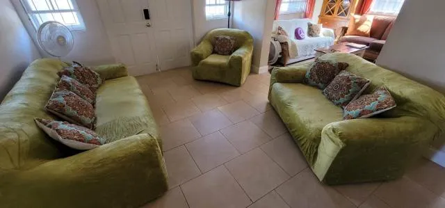  THE GOOD LIFE - picture  : Seating area,Living room,Property 