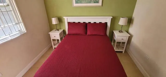  THE GOOD LIFE - picture  : Bed,Bedroom,Property 