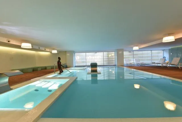  EPIC SANA Luanda Hotel - picture  : Swimming pool,Swimming pool,Property 