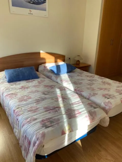  Sol Tarter - picture  : Bed 