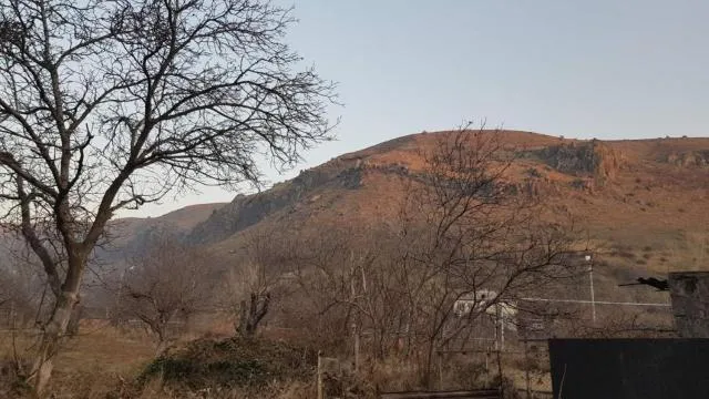  Karen’s home - picture  : Mountain view 