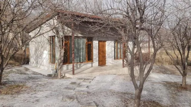  Karen’s home - picture  : Shower,Property building 