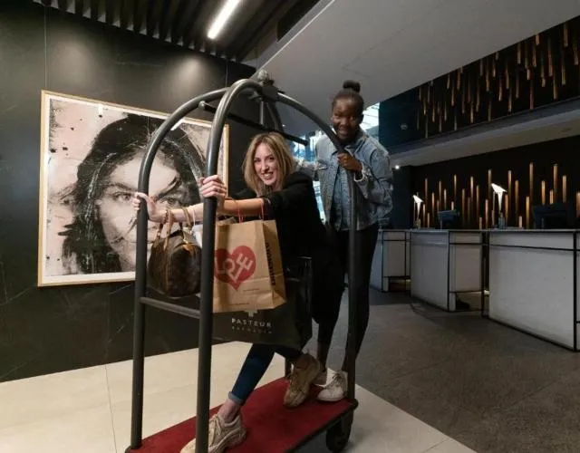  Yomo Centric - picture  : Property building,Property 