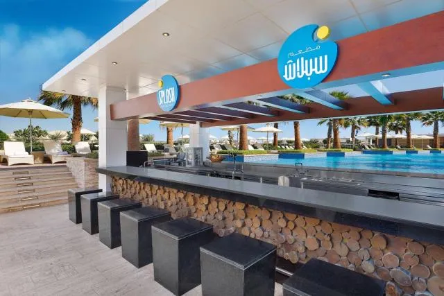  Marriott Hotel Al Forsan, Abu Dhabi - picture  : Patio,Swimming pool,Property 