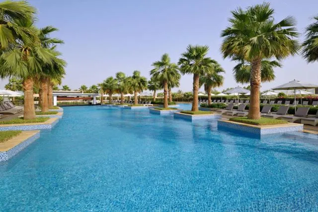  Marriott Hotel Al Forsan, Abu Dhabi - picture  : Swimming pool,Swimming pool,Property 