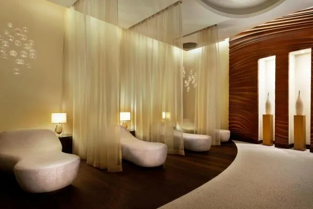  Marriott Hotel Al Forsan, Abu Dhabi - picture  : Bed,Spa and wellness centre/facilities,Property 